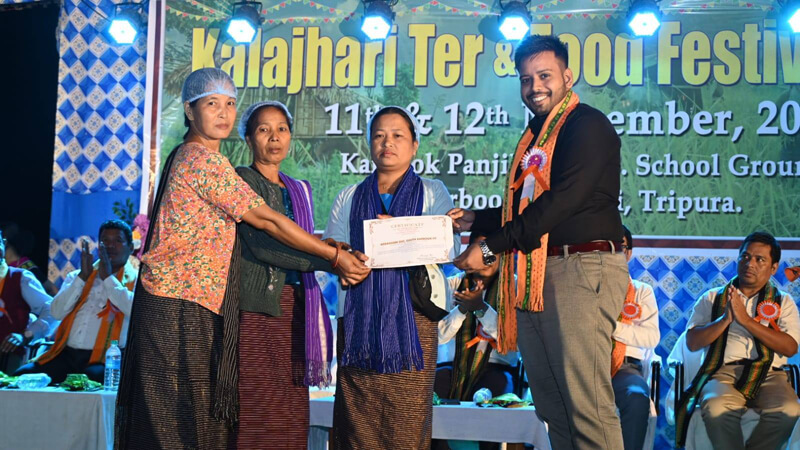 Best-Selling SHGs Awarded 3