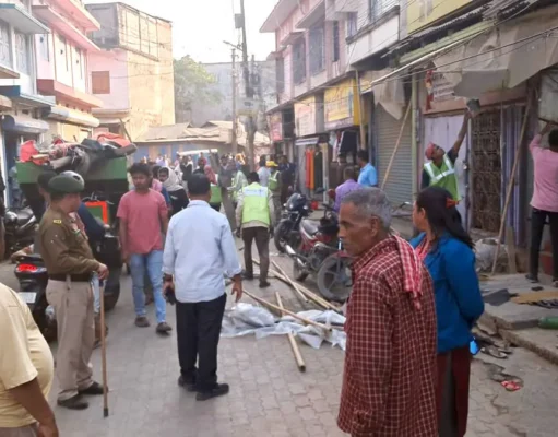 Dharmanagar Eviction Drive Today Clears Roads and Footpaths Dharmanagar Eviction Drive Today Clears Roads and Footpaths