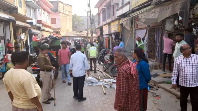 Dharmanagar Eviction Drive Today Clears Roads and Footpaths Dharmanagar Eviction Drive Today Clears Roads and Footpaths