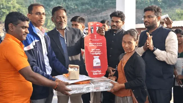 PMUY LPG Distribution Held at Bru Settlement in South Tripura (1) PMUY LPG Distribution Held at Bru Settlement in South Tripura