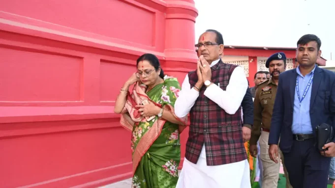 Shivraj Chouhan Matabari Visit – Offers Prayers at Tripura Sundari Temple Shivraj Chouhan Matabari Visit – at Tripura Sundari Temple