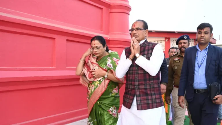 Shivraj Chouhan Matabari Visit – Offers Prayers at Tripura Sundari Temple