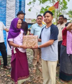 Rignai Distributed to 200 Mothers in Mahant Para, Leaders Call for Unity Ahead of ADC Election Rignai Distribution Mahant Para