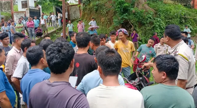 Karbook Road Blockade Over Poor National Highway Condition Karbook Road Blockade Over Poor National Highway Condition