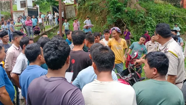 Karbook Road Blockade Over Poor National Highway Condition Karbook Road Blockade Over Poor National Highway Condition